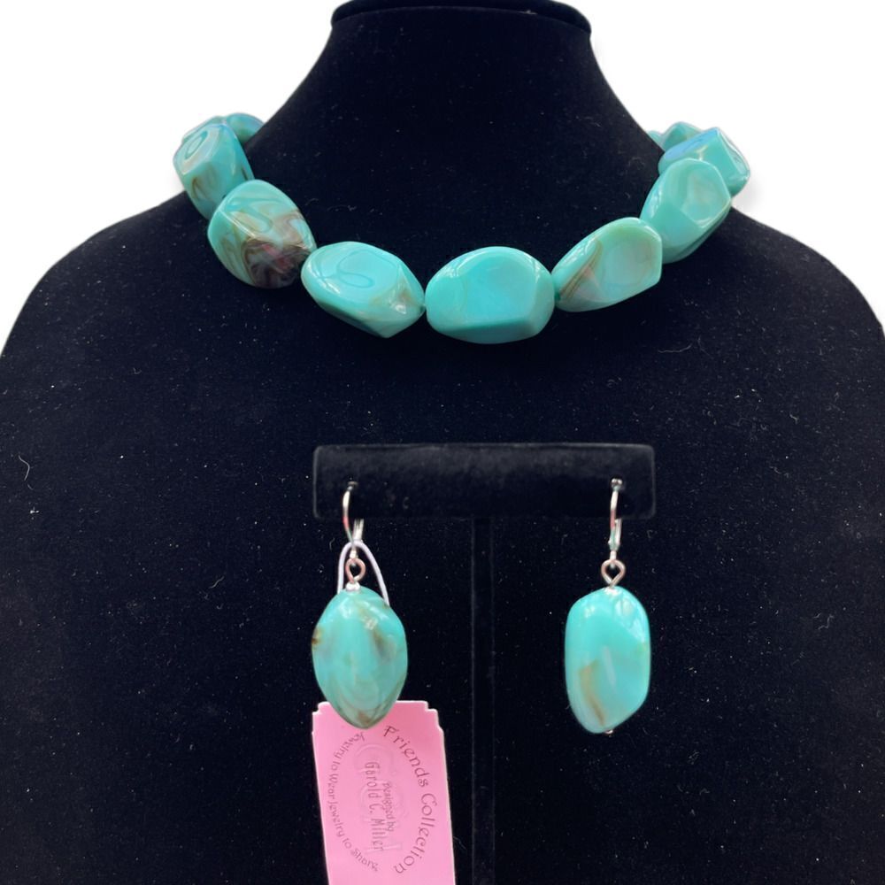Friends & Collection Blue Grenn Lobster Claw Chocker Lever Back Earring Set